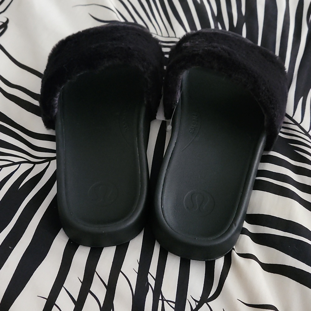 Women's Restfeel Faux Fur Slide - Picture 3 of 10